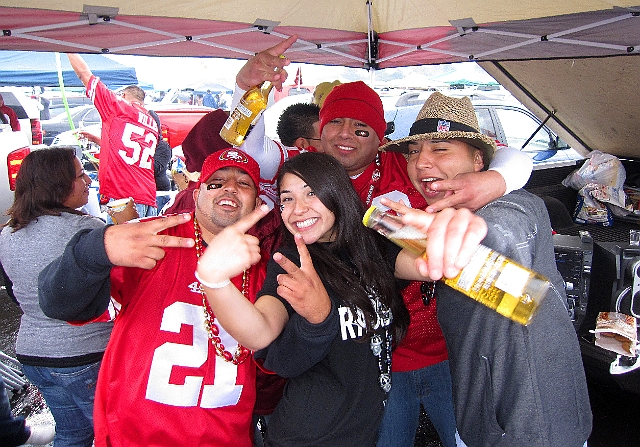 Niners-Raiders-003.JPG - The San Francisco 49ers beat the Oakland Raiders 17-9 at Candlestick Park, October 17, 2010.